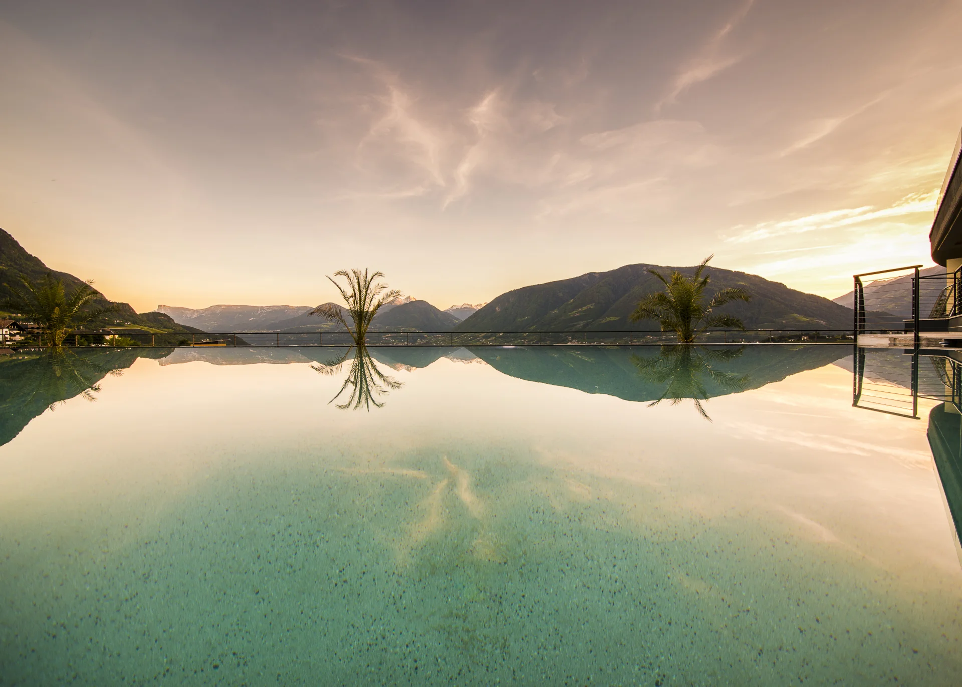 The Eschenlohe: your hotel in Schenna with an infinity pool