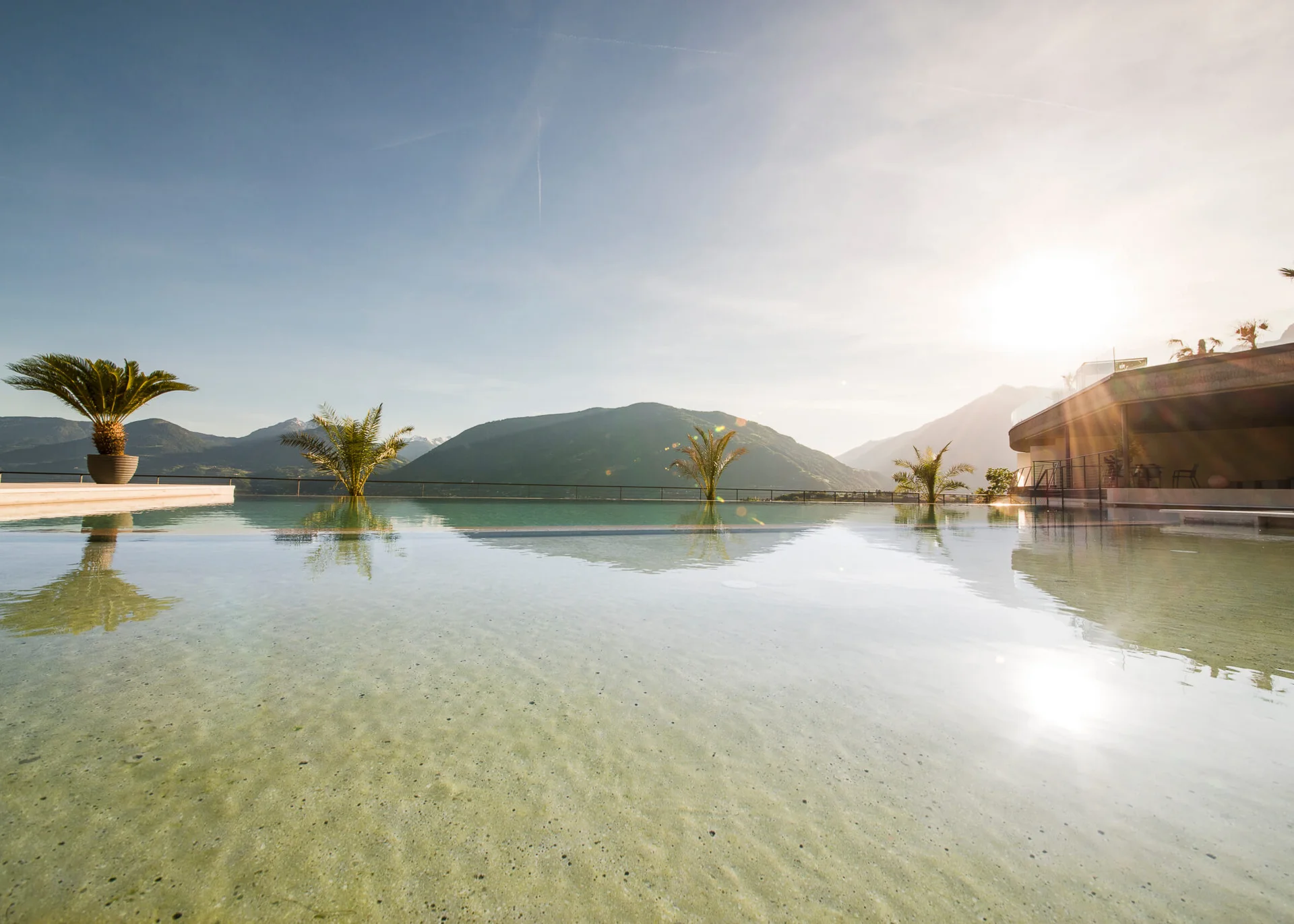 The Eschenlohe: your hotel in Schenna with an infinity pool