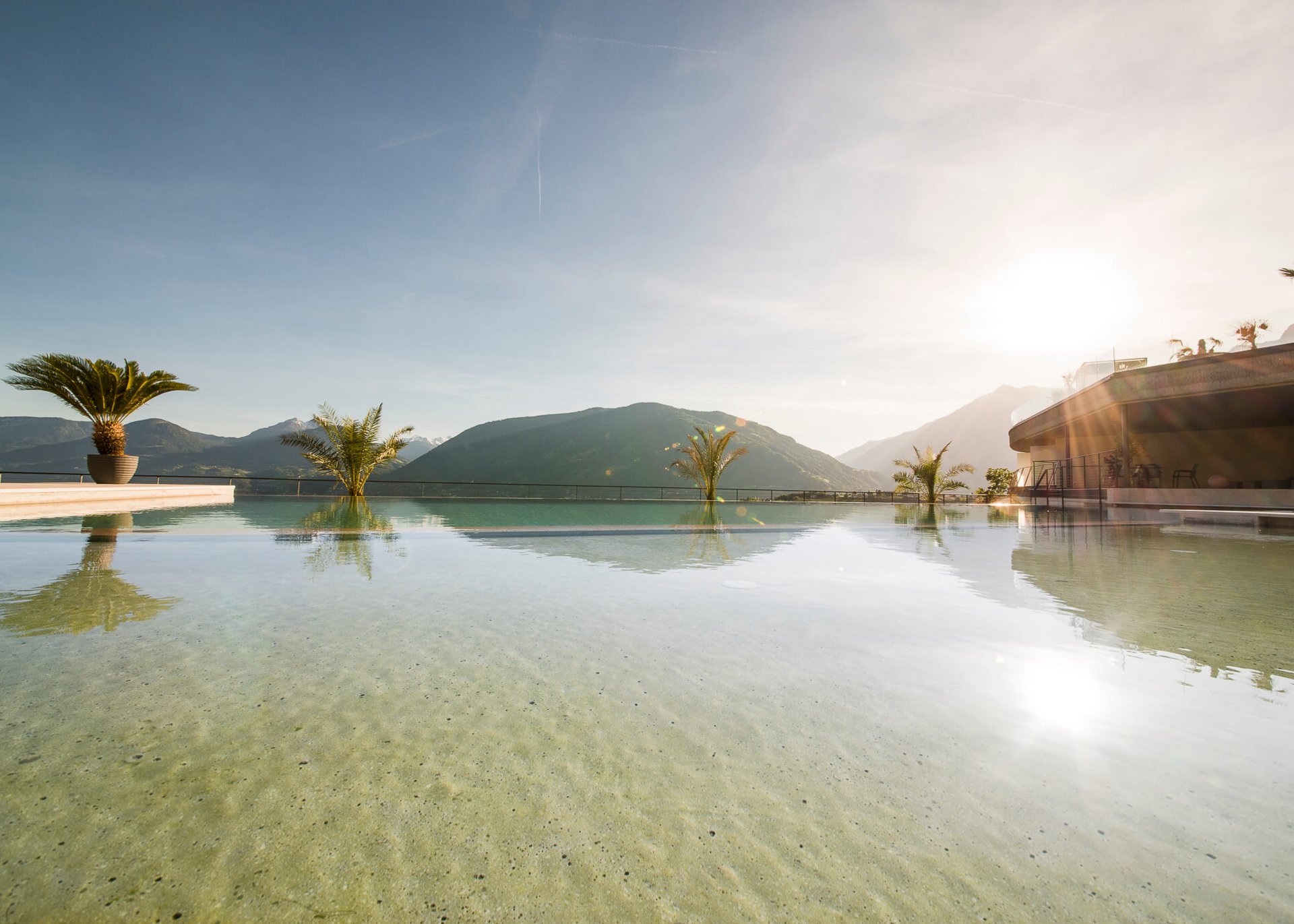 The Eschenlohe: your hotel in Schenna with an infinity pool