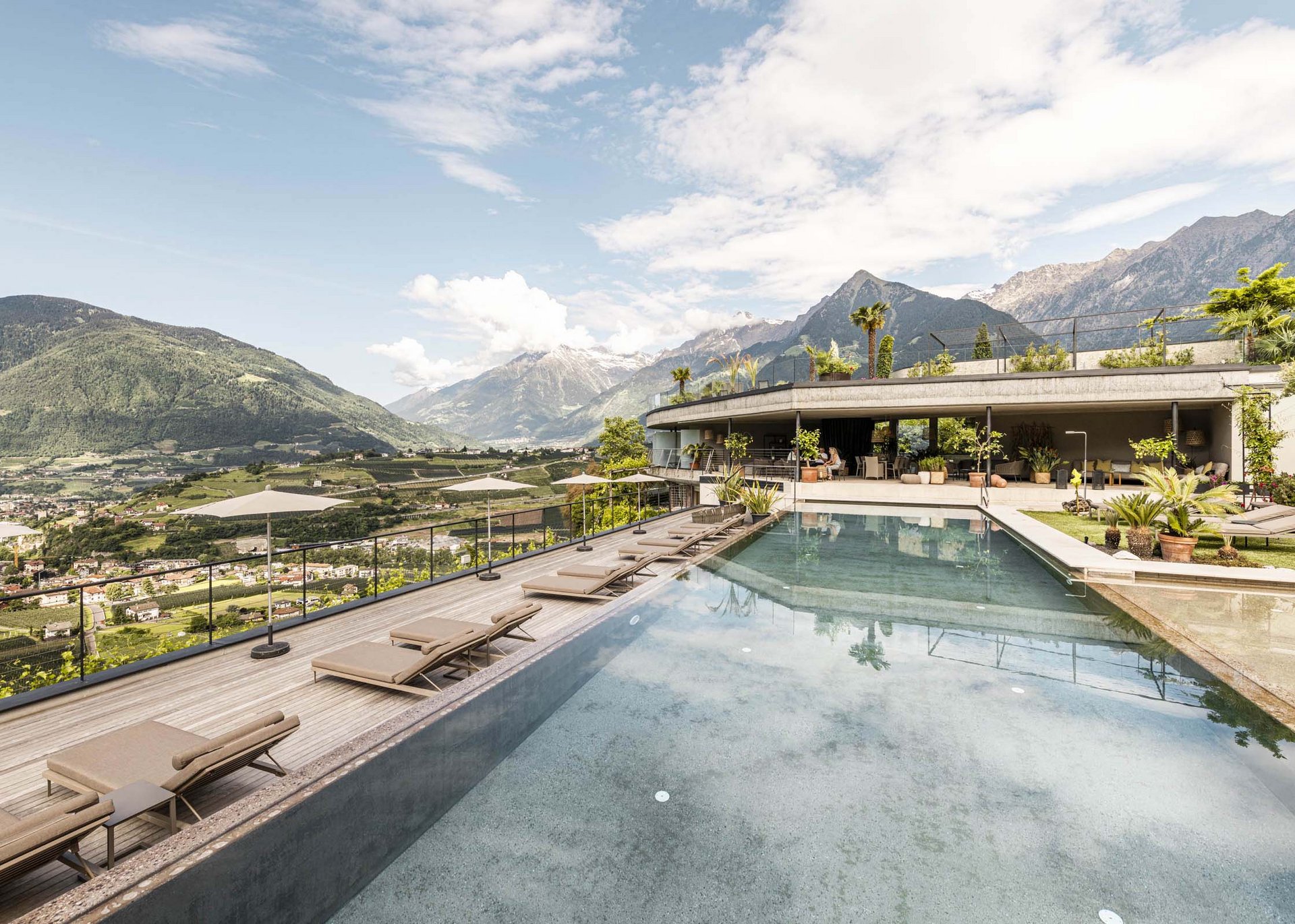 The Eschenlohe: your hotel in Schenna with an infinity pool