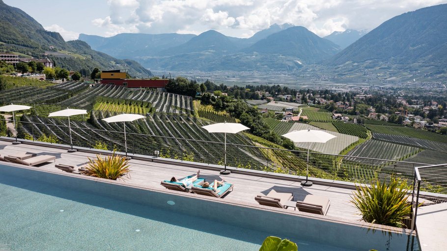 Eschenlohe: Ihr Hotel in Schenna mit Infinity Pool